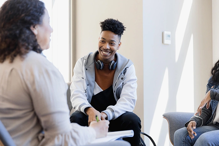 aba therapy teenagers new jersey virginia - therapist working with teen